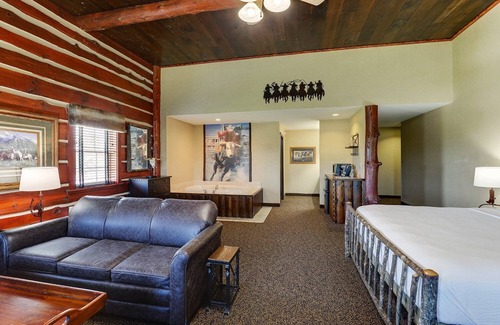 Columbia Hotel | Themed Suite w/Whirlpool & Fireplace! Stoney Creek Columbia | 3 Units