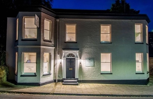Thetford House | Thetford Hive Aparthotel Suite 12