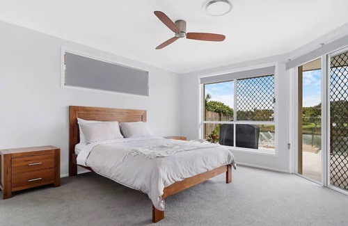Wurtulla House | This 4BR, 2 bathroom property is located in the beautiful town of Wurtulla.