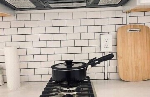 East Avenue Apartment | This apartment is a 0 bedroom(s), 1 bathrooms, located in Rochester, NY.
