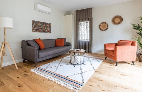 Tophane Apartment | This apartment is a 1 bedroom(s), 1 bathrooms, located in Beyoğlu, İstanbul.
