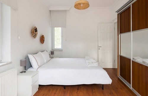 Bebek Apartment | This apartment is a 2 bedroom(s), 1 bathrooms, located in Beşiktaş, İstanbul.