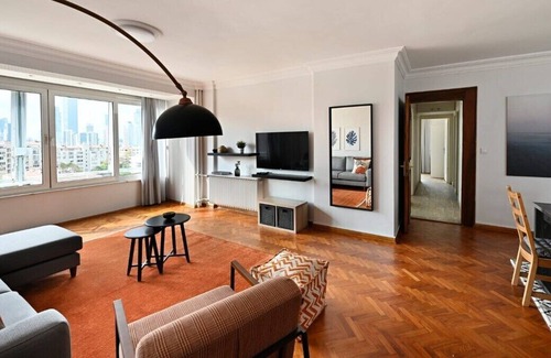 Besiktas Apartment | This apartment is a 3 bedroom(s), 1 bathrooms, located in Beşiktaş, İstanbul.