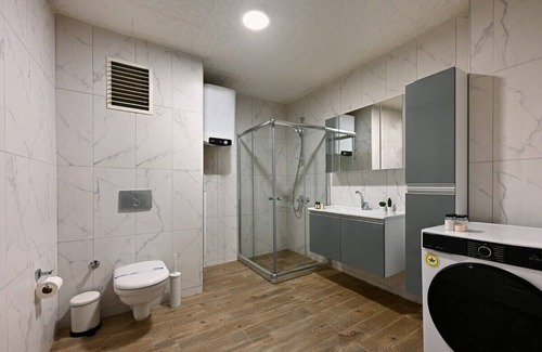 Besiktas Apartment | This apartment is a 3 bedroom(s), 1 bathrooms, located in Beşiktaş, İstanbul.
