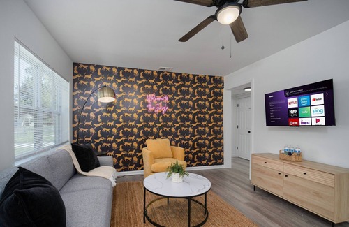 Murray Hill Apartment | This apartment is a 2 bedroom(s), 1 bathrooms, located in Jacksonville, FL.