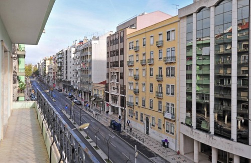 Sao Jorge de Arroios Apartment | This apartment is very convenient for tourists or business people.
