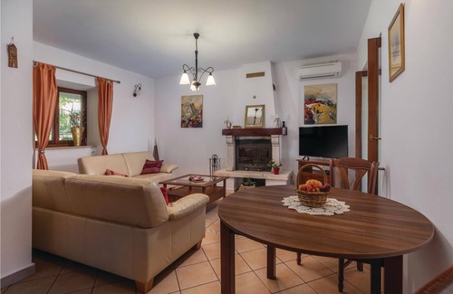 Gondolici Apartment | This beautiful apartment with swimming pool awaits you in Gondolici, near Labin.