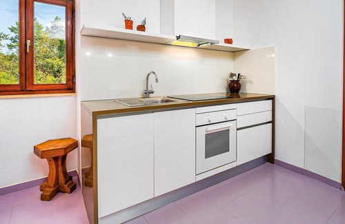 Snasici House | This beautiful semi-detached house in traditional Istrian style is comfortably furnished.