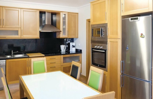 Atalaia House | This comfortable, modern vacation villa is ideal for families with children.