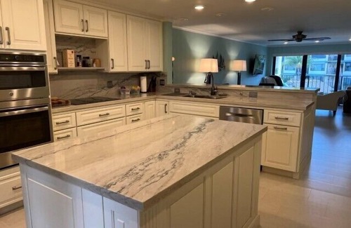 Islamorada Condo | This condo is located in one of Islamorada's most prestigious condo complexes.