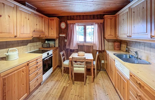 yer House | This cozy vacation home offers you plenty of relaxation and activity options.