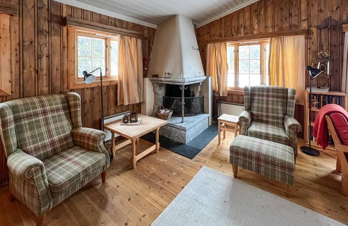 yer House | This cozy vacation home offers you plenty of relaxation and activity options.