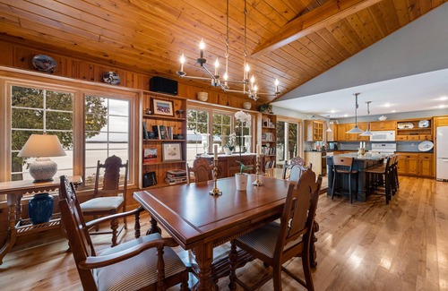 Sturgeon Bay House | This family retreat offers the best of both worlds!