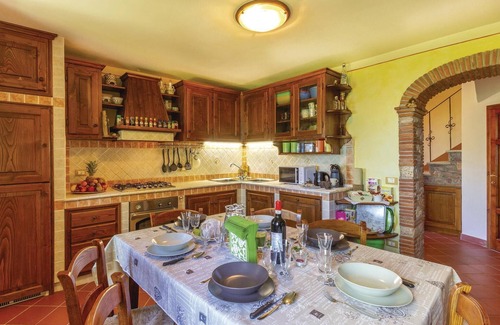 Camaiore House | This holiday home (100 m²) was created by renovating an old stone country house.