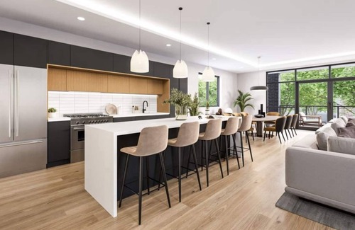 Uptown Apartment | This holiday home is a 4 bedroom(s), 2 bathrooms, located in Chicago, IL.