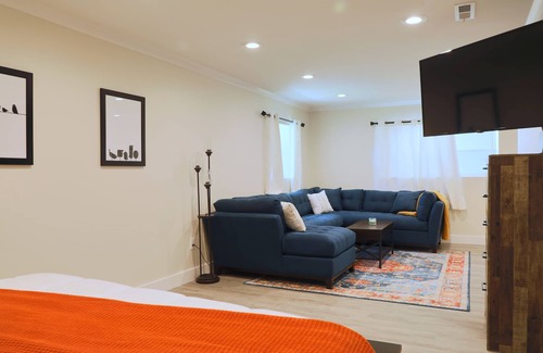 High Point House | This house is a 1 bedroom(s), 1 bathrooms, located in High Point, NC.