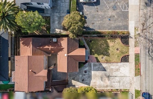 Livermore House | This house is a 4 bedroom(s), 2 bathrooms, located in Livermore, CA.