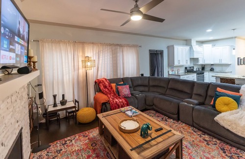 Addison Heights House | This house is a 4 bedroom(s), 3 bathrooms, located in Marietta, GA.
