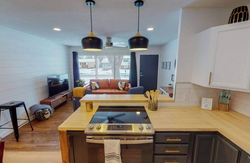 Wichita House | This house is a 4 bedroom(s), 2 bathrooms, located in Wichita, KS.