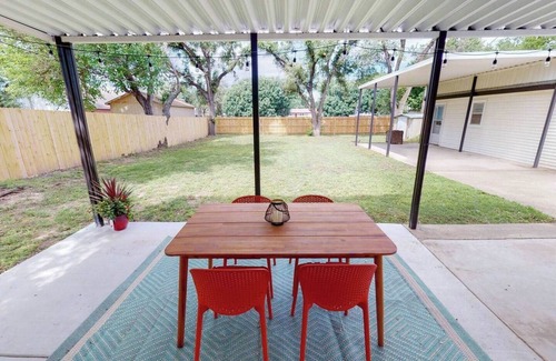 Wichita House | This house is a 4 bedroom(s), 2 bathrooms, located in Wichita, KS.