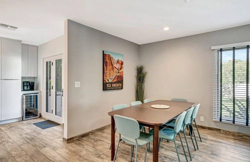 University Estates House | This house is a 4 bedroom(s), 4 bathrooms, located in Tempe, AZ.