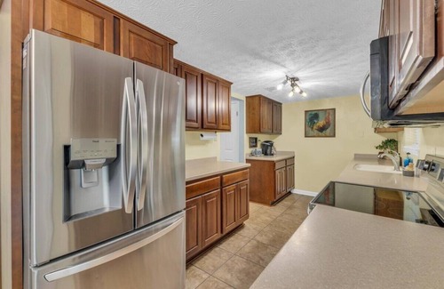 Bloomingdale House | This house is a 4 bedroom(s), 3 bathrooms, located in Bloomingdale , GA.