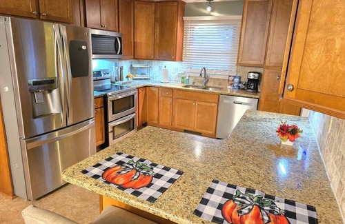 McLeansville House | This house is a 6 bedroom(s), 4 bathrooms, located in McLeansville, NC.