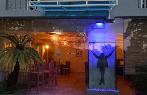 Negombo House | This Is It Airport Hotel and Restaurant