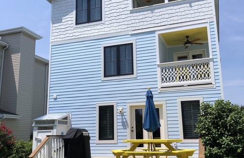 Croatan Beach House | This is it! Only ONE week left - August 24th to August 31st. Book Quick!
