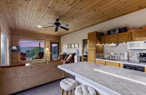 Compton House | This is the ultimate in private escape
