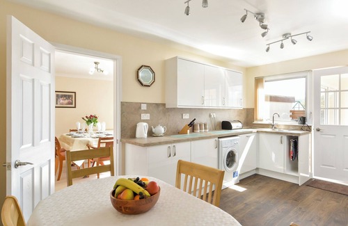 Comrie Cottage | This lovely detached cottage is conveniently set all on one level.