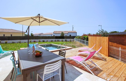 Cleon-d'Andran House | This luxurious Provençal villa with swimming pool welcomes you in Cléon d' Andran.