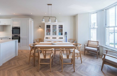 Rhosneigr House | This recently renovated coastal oasis combines contemporary comfort with beach-chic style