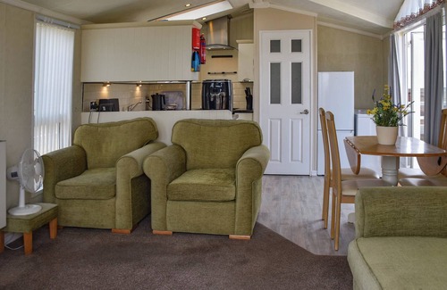 Bacton Cottage | This seaside retreat blends modern comfort with spectacular sea views.