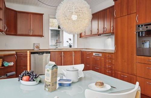 Sonderhav House | This spacious vacation home welcomes you in a fantastic location on the Flenburg Fjord.