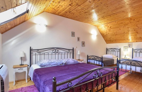 Lovrec House | This spacious vacation home is located on a large plot in the idyllic rural area of Dalmatian Zagora