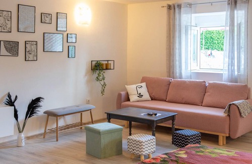 Lovrec House | This spacious vacation home is located on a large plot in the idyllic rural area of Dalmatian Zagora