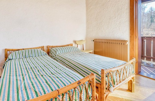 Fonzaso House | This splendid mountain house in Fonzaso, surrounded by woods and meadows, is the ideal solution for