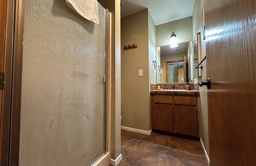 Exeter Apartment | This studio is a 1 bedroom(s), 1 bathrooms, located in Exeter, CA.