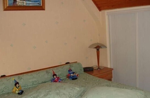 Fouesnant House | This very comfortable house is located towards the end of a very calm dead-end street