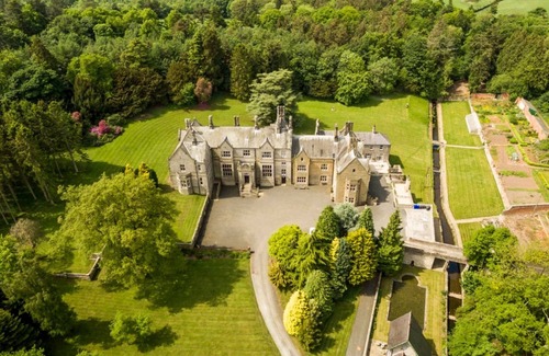 Belford Villa | Thistlebrook Hall - Ten Bedroom Villa, Sleeps 20