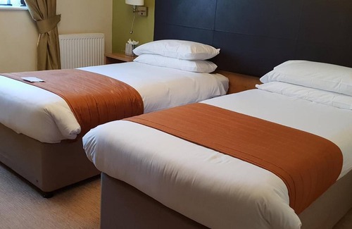 Llanelli Hotel | Thomas Arms