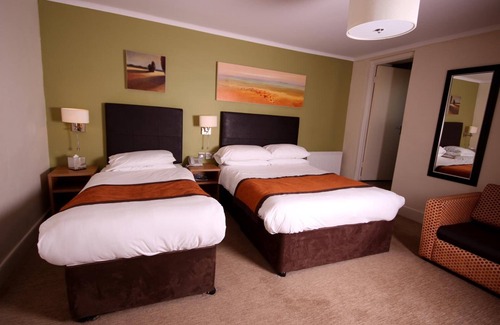 Llanelli Hotel | Thomas Arms