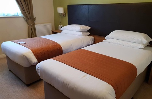 Llanelli Hotel | Thomas Arms