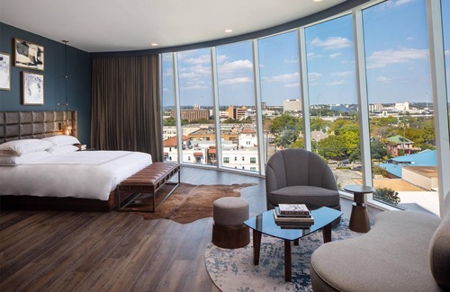 Downtown San Antonio Hotel | Thompson San Antonio - Riverwalk, by Hyatt