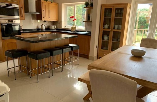 Witney House | Thorn House a beautiful large house in Witney