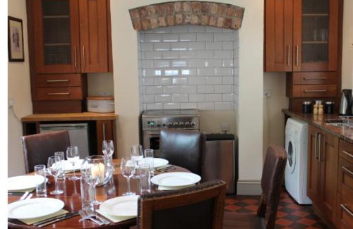 Wirral House | Thornton Manor - Holiday Cottages and Apartments