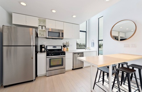 Ocean Beach House | Thoroughly Clean & Highly Discounted @ the Beach