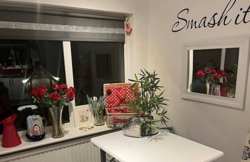 Thorpe Bay Apartment | Thorpe Bay Views Panoramic Coastal Retreat
