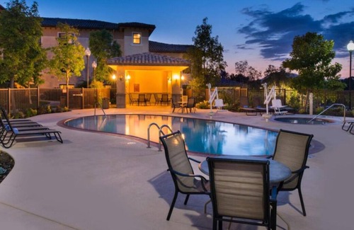 Thousand Oaks House | Thousand Oaks Lodging for Day Hikers! Comfortable Unit with Private Kitchenette!